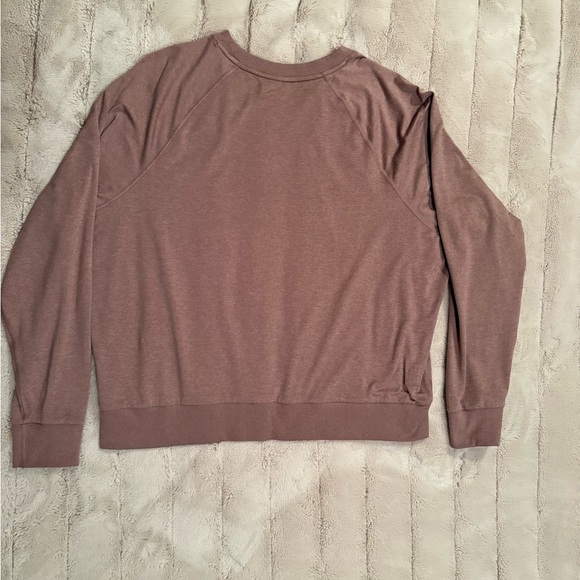 🥳 *SALE* Vuori Halo Crew, Zion Rose Heather, Size Large - Picture 2 of 2